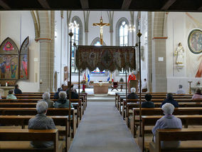 Pfingstmontag in St. Crescentius (Foto: Karl-Franz Thiede)